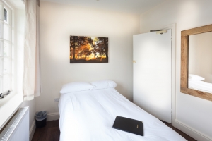 TrustyS Bedroom 4